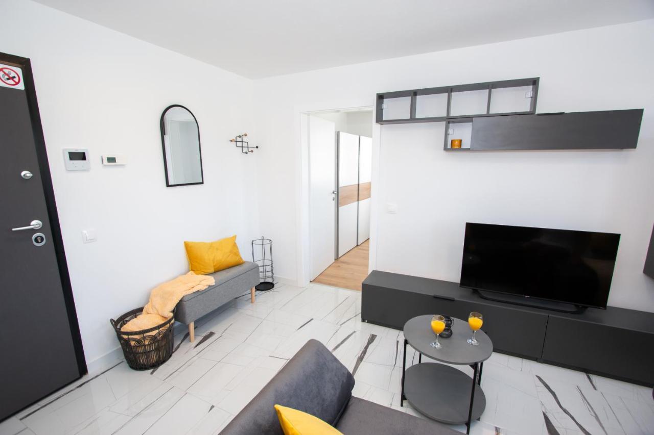 Apartmani Kac Karlovac Exterior foto