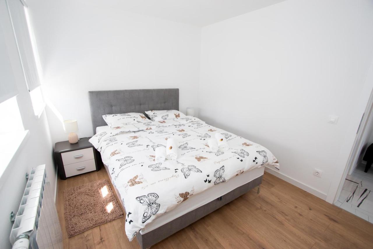 Apartmani Kac Karlovac Exterior foto