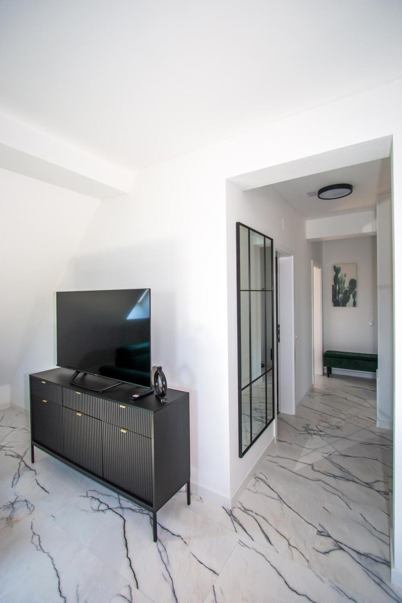 Apartmani Kac Karlovac Exterior foto